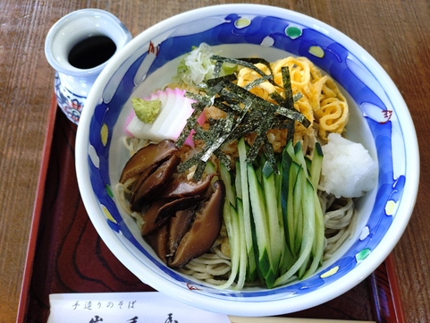 冷したぬきそばの写真