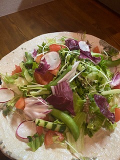 地場野菜のサラダ