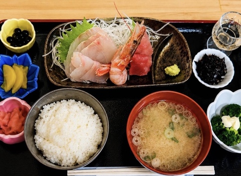 刺身定食の写真