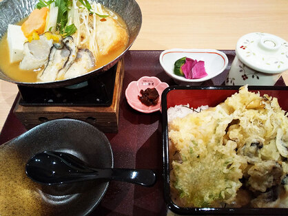 奥松島牡蠣天重と牡蠣ゆず味噌鍋ランチの写真