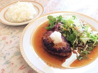 ハンバーグランチ（ハーフ）和風ソースの写真