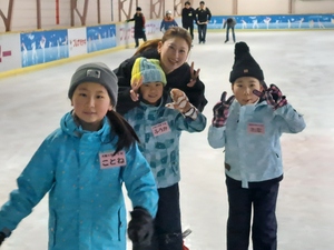 大塩市民センターどんぐりっ子スケート教室の写真