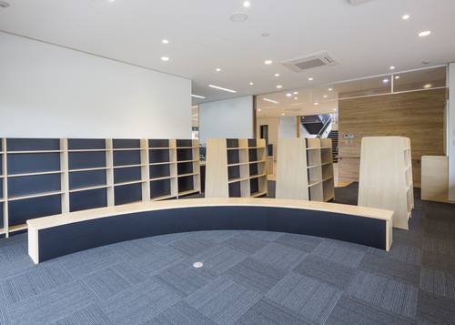 野蒜市民センター児童図書スペース写真